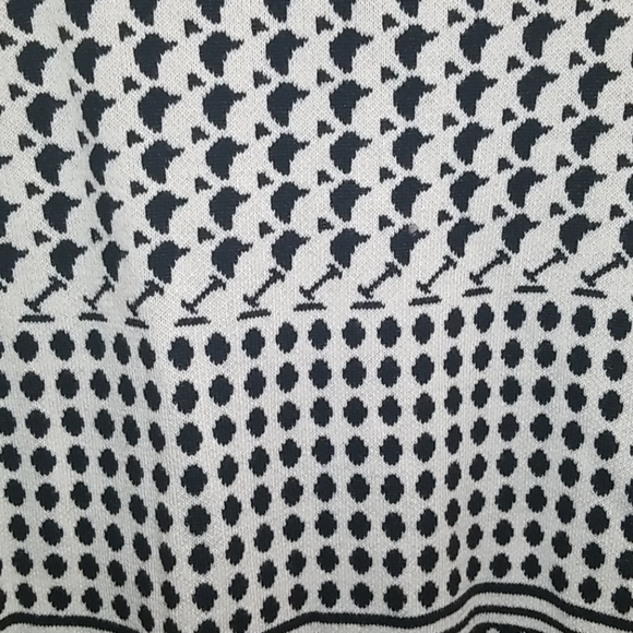 Sweater - Picture 2 of 4